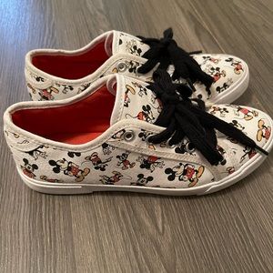 Disney sneakers women’s size 7